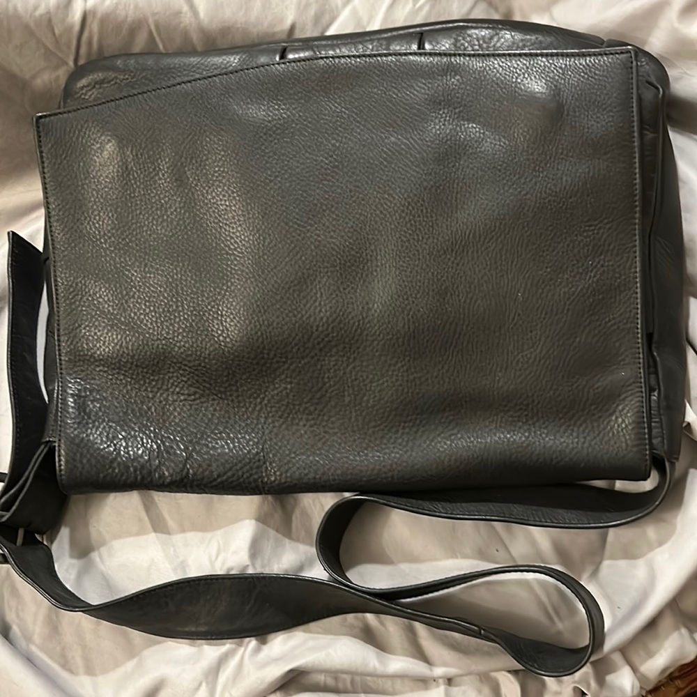 All leather no name tote Black